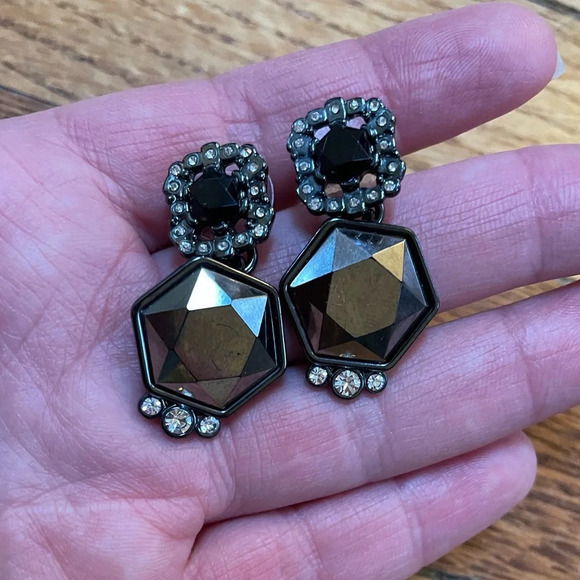 Banana Republic Grey Black Gem Drop and Dangle Earrings - Picture 3 of 6